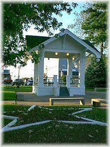 Historic Downtown Square & Bandstand