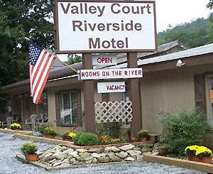 Valley Court Riverside - Chimney Rock, NC
