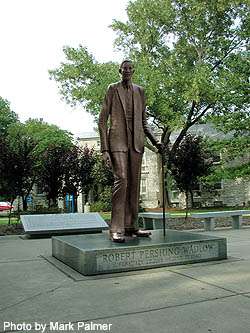 Robert Pershing Wadlow Statue - Tallest Man