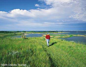 Lake Sakakawea Trails