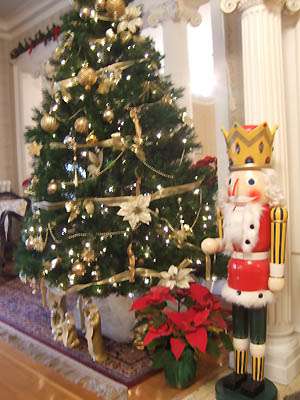 Seelye Mansion Christmas Tours