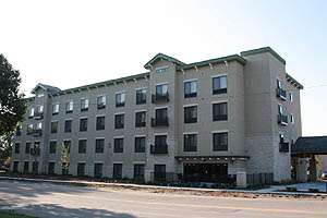 Parkwood Inn & Suites - Manhattan, KS