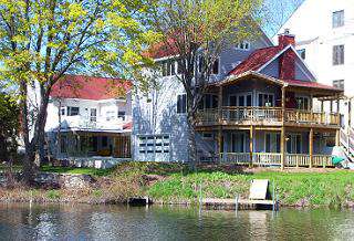 TC RiverHouse B&B