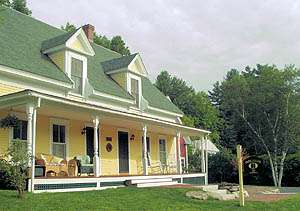 Twin Doors Bed & Breakfast - Sunapee, NH