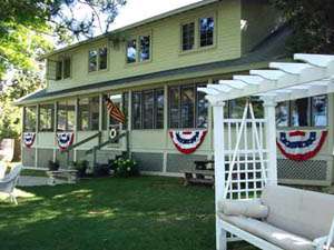 Lake Ripley Lodge Bed and Breakfast